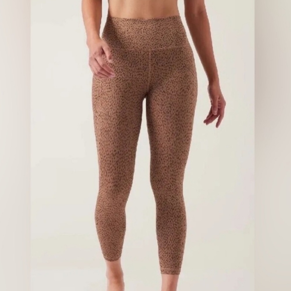 NWT Athleta Salutation Stash 7/8 Tight, Shanti Animal Beige Leopard Yoga, Sz XS